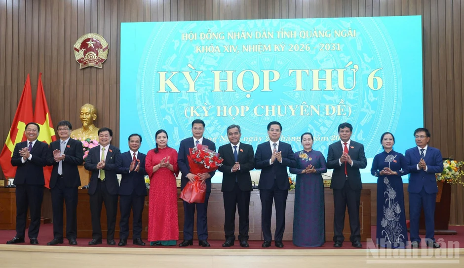 Tân Chủ tịch Ủy ban nhân dân tỉnh Quảng Ngãi: 5 nhiệm vụ trọng tâm phát triển Quảng Ngãi thành một cực tăng trưởng năng động Tân Chủ tịch Ủy ban nhân dân tỉnh Quảng Ngãi: 5 nhiệm vụ trọng tâm phát triển Quảng Ngãi thành một cực tăng trưởng năng động