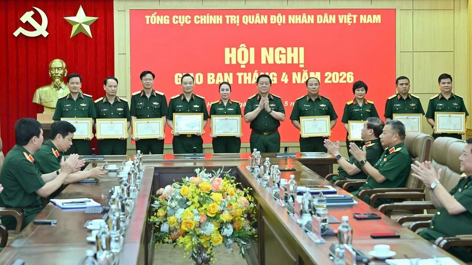 Tận dụng công nghệ, chuyển đổi số nâng cao chất lượng tham mưu, điều hành Tận dụng công nghệ, chuyển đổi số nâng cao chất lượng tham mưu, điều hành