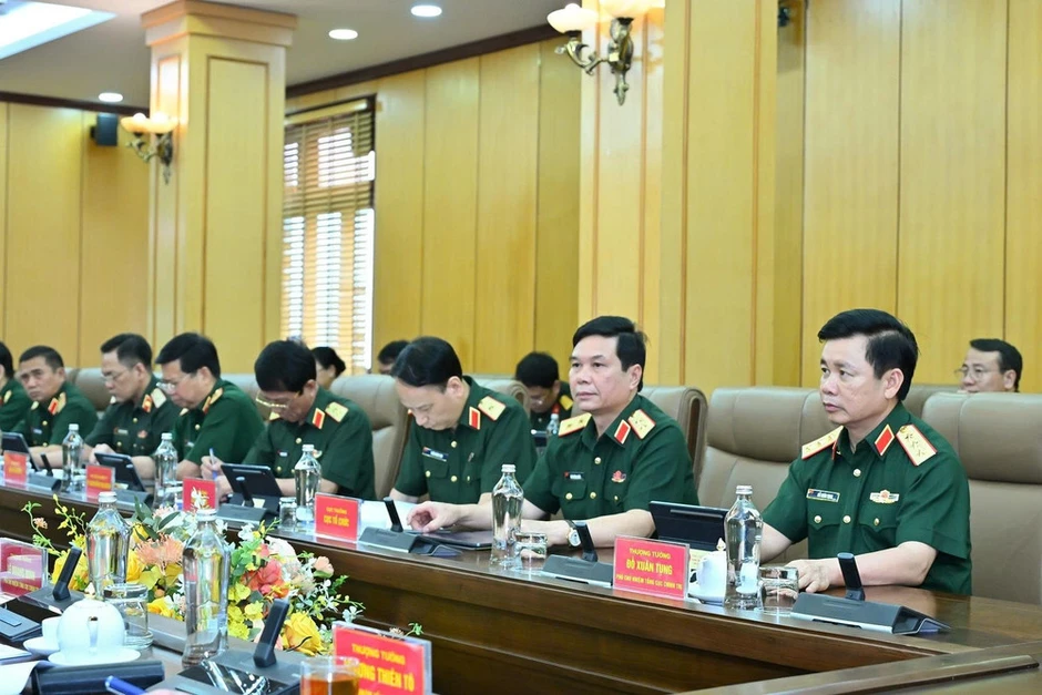 Tận dụng công nghệ, chuyển đổi số nâng cao chất lượng tham mưu, điều hành Tận dụng công nghệ, chuyển đổi số nâng cao chất lượng tham mưu, điều hành