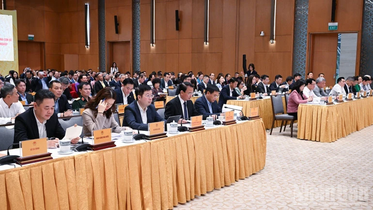 Tận dụng hiệu quả các động lực tăng trưởng mới, đóng góp tích cực vào tăng trưởng hai con số Tận dụng hiệu quả các động lực tăng trưởng mới, đóng góp tích cực vào tăng trưởng hai con số