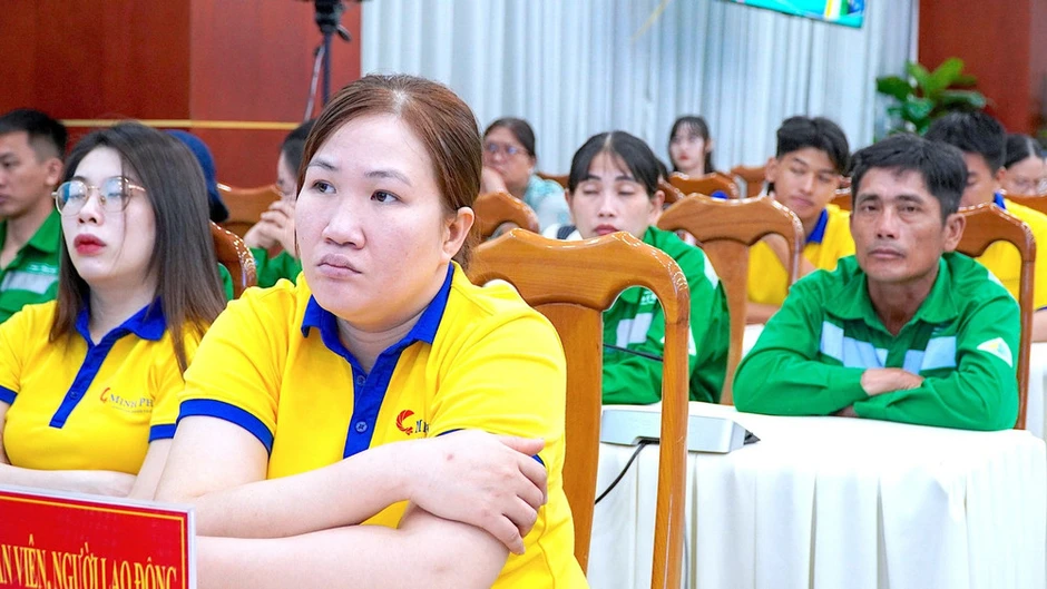 Tăng cường đối thoại, tháo gỡ khó khăn cho người lao động Cà Mau Tăng cường đối thoại, tháo gỡ khó khăn cho người lao động Cà Mau