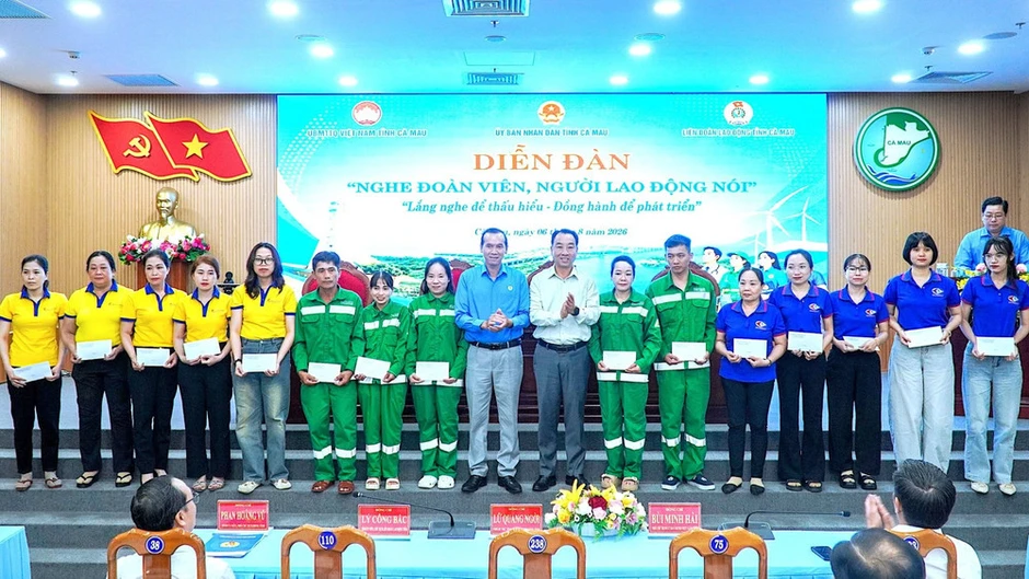 Tăng cường đối thoại, tháo gỡ khó khăn cho người lao động Cà Mau Tăng cường đối thoại, tháo gỡ khó khăn cho người lao động Cà Mau