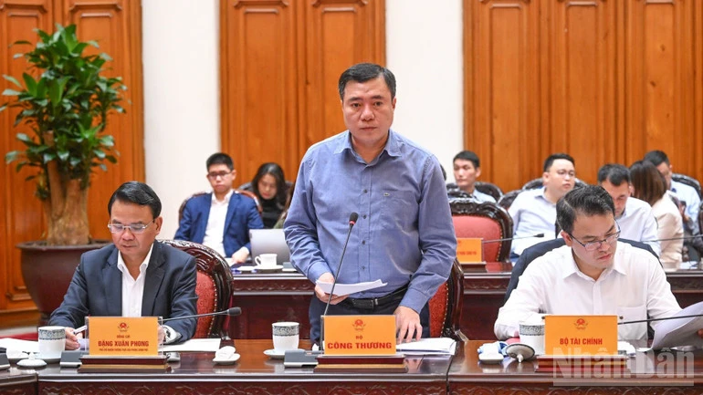 Tăng cường dự trữ chiến lược xăng dầu, chủ động nguồn cung trong nước Tăng cường dự trữ chiến lược xăng dầu, chủ động nguồn cung trong nước