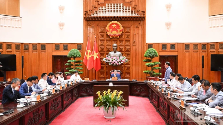 Tăng cường dự trữ chiến lược xăng dầu, chủ động nguồn cung trong nước Tăng cường dự trữ chiến lược xăng dầu, chủ động nguồn cung trong nước