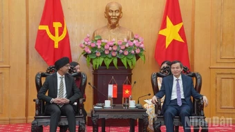 Tăng cường hợp tác đào tạo cán bộ lãnh đạo cấp chiến lược giữa Việt Nam và Singapore