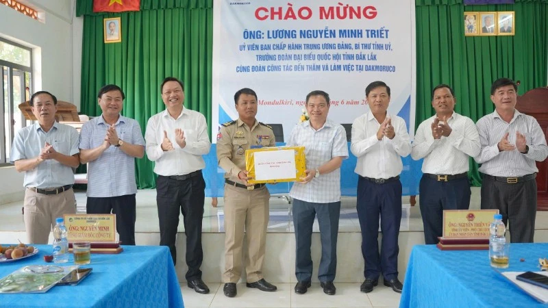 Tăng cường hợp tác giữa tỉnh Đắk Lắk và Mondulkiri của Campuchia Tăng cường hợp tác giữa tỉnh Đắk Lắk và Mondulkiri của Campuchia