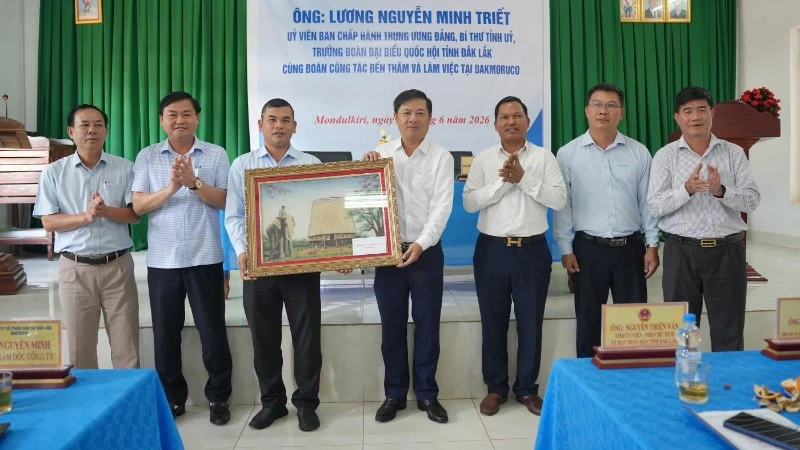 Tăng cường hợp tác giữa tỉnh Đắk Lắk và Mondulkiri của Campuchia Tăng cường hợp tác giữa tỉnh Đắk Lắk và Mondulkiri của Campuchia