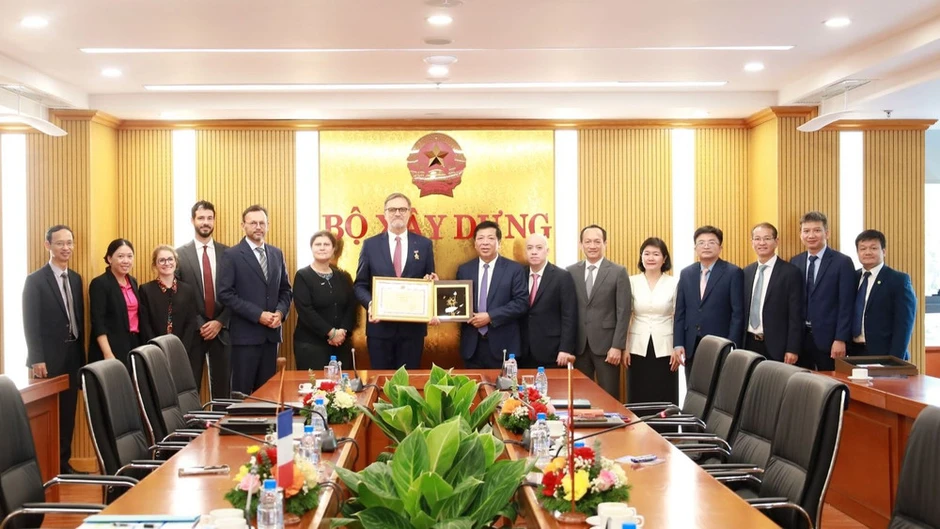 Tăng cường hợp tác Việt Nam-Pháp trong phát triển hạ tầng và đô thị bền vững Tăng cường hợp tác Việt Nam-Pháp trong phát triển hạ tầng và đô thị bền vững