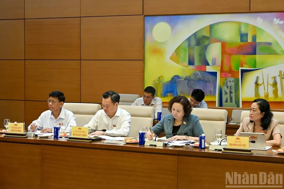 Tăng cường kết nối cơ sở, các địa bàn trọng điểm, vùng biên giới Tăng cường kết nối cơ sở, các địa bàn trọng điểm, vùng biên giới