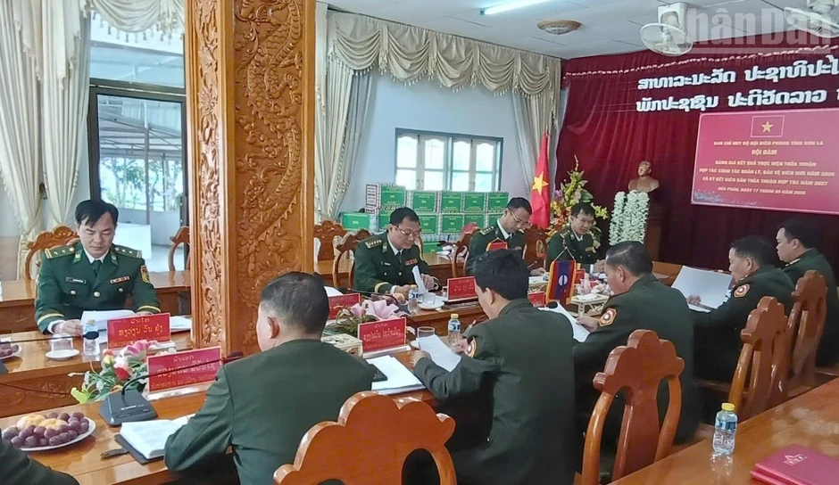 Tăng cường phối hợp bảo vệ biên giới Việt Nam-Lào Tăng cường phối hợp bảo vệ biên giới Việt Nam-Lào