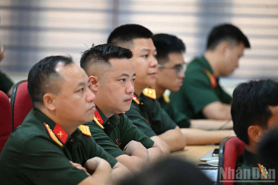 Tăng cường thông tin về quốc phòng, an ninh và chính sách dân tộc cho khu vực phía bắc Tăng cường thông tin về quốc phòng, an ninh và chính sách dân tộc cho khu vực phía bắc