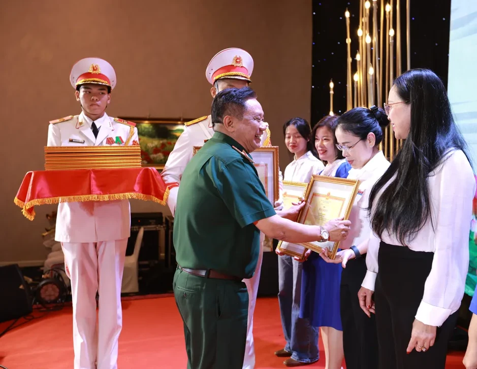 Tăng cường tuyên truyền quốc phòng - an ninh gắn với đấu tranh phản bác thông tin sai trái Tăng cường tuyên truyền quốc phòng - an ninh gắn với đấu tranh phản bác thông tin sai trái