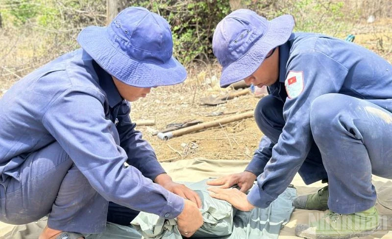 Tặng thưởng Huân chương Bảo vệ Tổ quốc hạng Ba cho Đội K73 Tặng thưởng Huân chương Bảo vệ Tổ quốc hạng Ba cho Đội K73