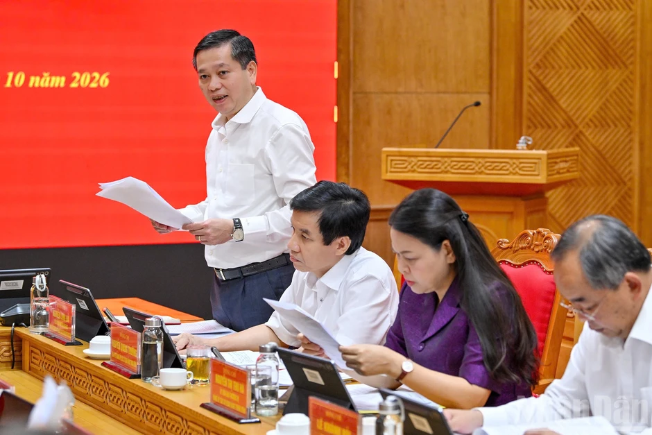Tăng tốc thực hiện nhiệm vụ chính trị, rõ trách nhiệm, có tiến độ và sản phẩm cụ thể Tăng tốc thực hiện nhiệm vụ chính trị, rõ trách nhiệm, có tiến độ và sản phẩm cụ thể