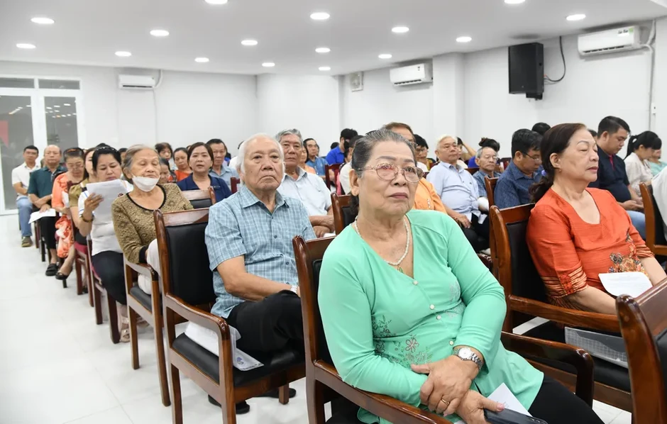 Tạo điều kiện thuận lợi cho tiểu thương khi thực hiện nghĩa vụ thuế Tạo điều kiện thuận lợi cho tiểu thương khi thực hiện nghĩa vụ thuế