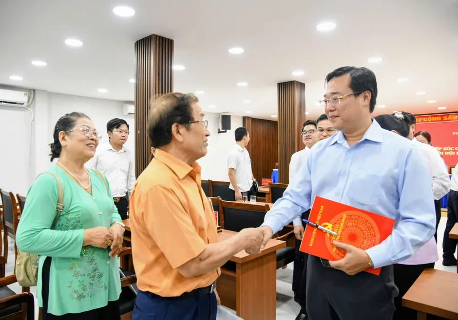 Tạo điều kiện thuận lợi cho tiểu thương khi thực hiện nghĩa vụ thuế Tạo điều kiện thuận lợi cho tiểu thương khi thực hiện nghĩa vụ thuế