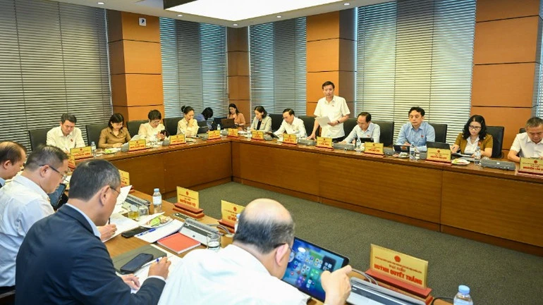 Tạo đột phá về thể chế, tháo điểm nghẽn, thúc đẩy tăng trưởng Tạo đột phá về thể chế, tháo điểm nghẽn, thúc đẩy tăng trưởng