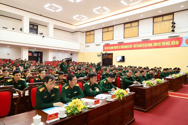 Tạo môi trường thuận lợi để sĩ quan trẻ trưởng thành Tạo môi trường thuận lợi để sĩ quan trẻ trưởng thành