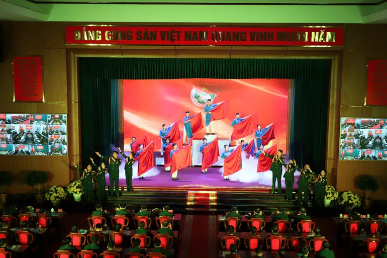 Tạo môi trường thuận lợi để sĩ quan trẻ trưởng thành Tạo môi trường thuận lợi để sĩ quan trẻ trưởng thành