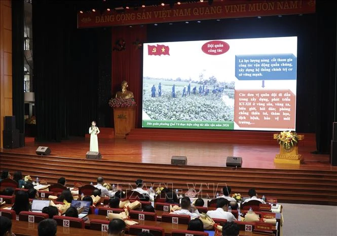 Tạo sự đồng thuận trong nhận thức để thực hiện thắng lợi nghị quyết của Đảng Tạo sự đồng thuận trong nhận thức để thực hiện thắng lợi nghị quyết của Đảng