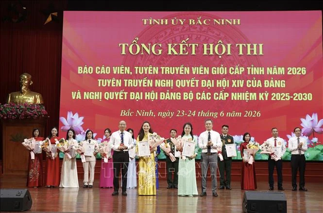Tạo sự đồng thuận trong nhận thức để thực hiện thắng lợi nghị quyết của Đảng Tạo sự đồng thuận trong nhận thức để thực hiện thắng lợi nghị quyết của Đảng