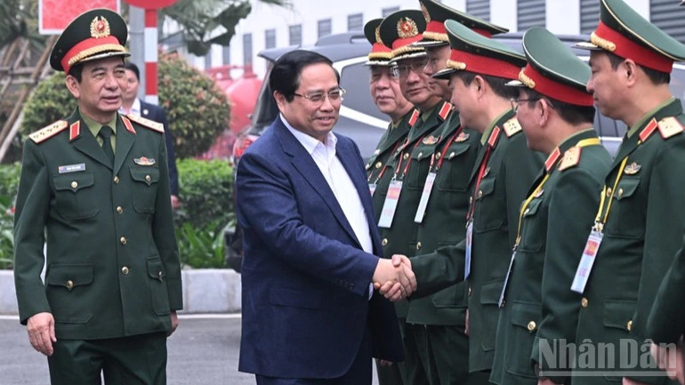 Tập trung phát triển công nghiệp quốc phòng theo hướng chủ động, tự lực, tự cường, hiện đại Tập trung phát triển công nghiệp quốc phòng theo hướng chủ động, tự lực, tự cường, hiện đại