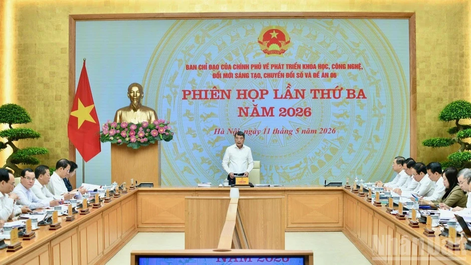 Tập trung phát triển đồng bộ hạ tầng số, chuyển đổi số toàn diện Tập trung phát triển đồng bộ hạ tầng số, chuyển đổi số toàn diện