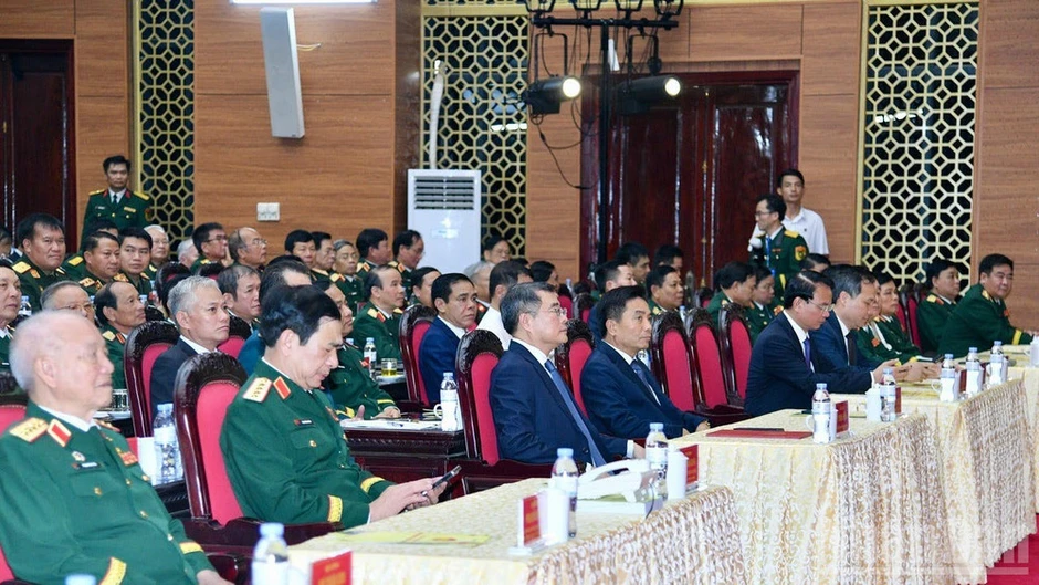 Tập trung xây dựng lực lượng vũ trang Quân khu 4 cách mạng, chính quy, tinh nhuệ, hiện đại Tập trung xây dựng lực lượng vũ trang Quân khu 4 cách mạng, chính quy, tinh nhuệ, hiện đại