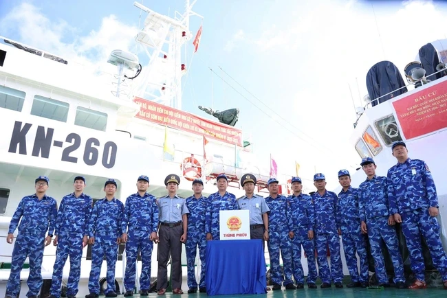 Tàu KN - 260 hoàn thành nhiệm vụ bầu cử sớm cho cử tri trên biển an toàn Tàu KN - 260 hoàn thành nhiệm vụ bầu cử sớm cho cử tri trên biển an toàn