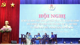 Tây Ninh biểu dương điển hình tiên tiến học và làm theo Bác