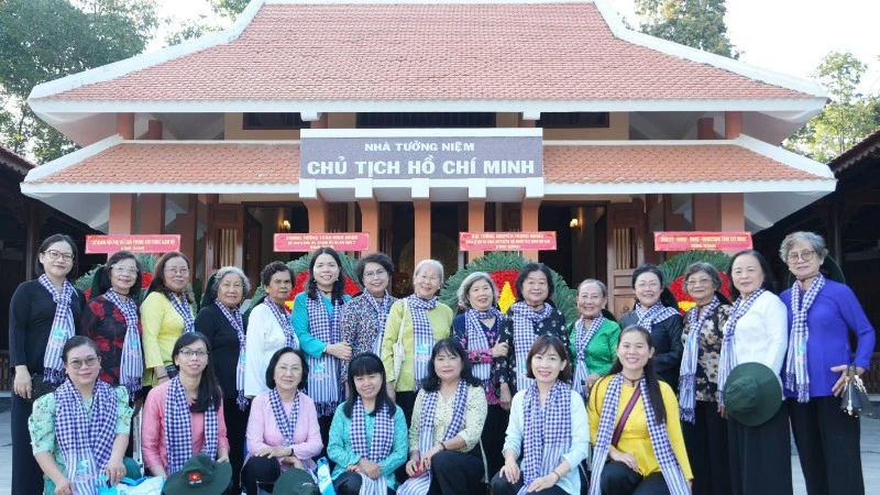 Tây Ninh tổ chức họp mặt truyền thống Cơ quan Hội Phụ nữ Giải phóng Khu Đông Nam Bộ lần thứ 26 Tây Ninh tổ chức họp mặt truyền thống Cơ quan Hội Phụ nữ Giải phóng Khu Đông Nam Bộ lần thứ 26