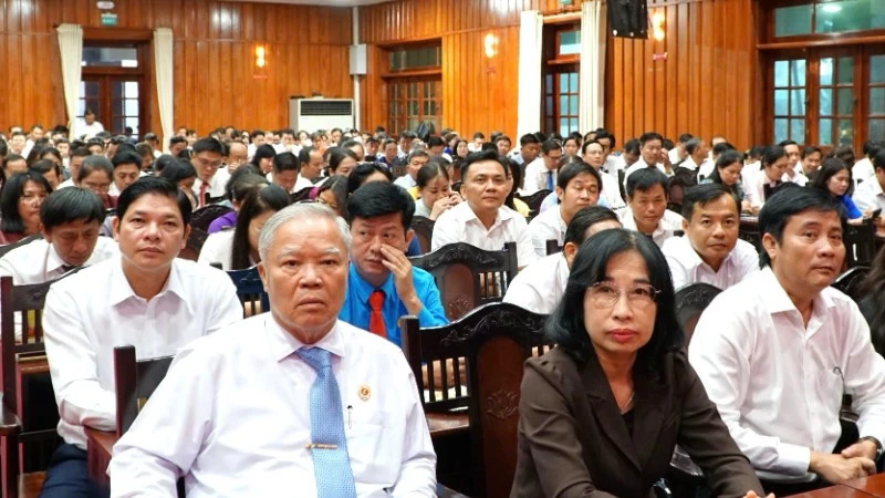 Tây Ninh tuyên dương các tập thể và cá nhân tiêu biểu trong học tập và làm theo Bác Tây Ninh tuyên dương các tập thể và cá nhân tiêu biểu trong học tập và làm theo Bác