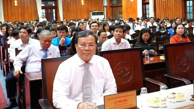 Tây Ninh tuyên dương các tập thể và cá nhân tiêu biểu trong học tập và làm theo Bác Tây Ninh tuyên dương các tập thể và cá nhân tiêu biểu trong học tập và làm theo Bác