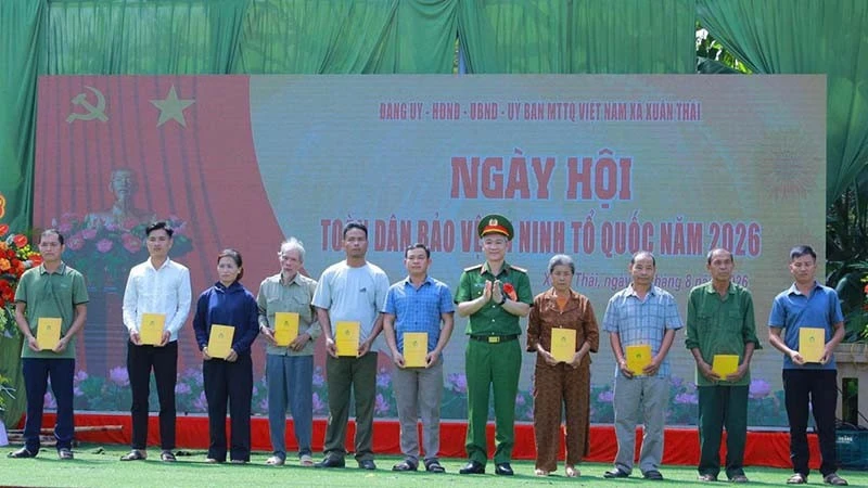 Thanh Hóa: Bảo vệ an ninh Tổ quốc gắn với phát triển kinh tế-xã hội, xây dựng hệ thống chính trị vững mạnh Thanh Hóa: Bảo vệ an ninh Tổ quốc gắn với phát triển kinh tế-xã hội, xây dựng hệ thống chính trị vững mạnh