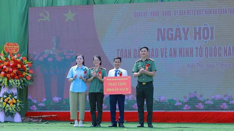Thanh Hóa: Bảo vệ an ninh Tổ quốc gắn với phát triển kinh tế-xã hội, xây dựng hệ thống chính trị vững mạnh Thanh Hóa: Bảo vệ an ninh Tổ quốc gắn với phát triển kinh tế-xã hội, xây dựng hệ thống chính trị vững mạnh