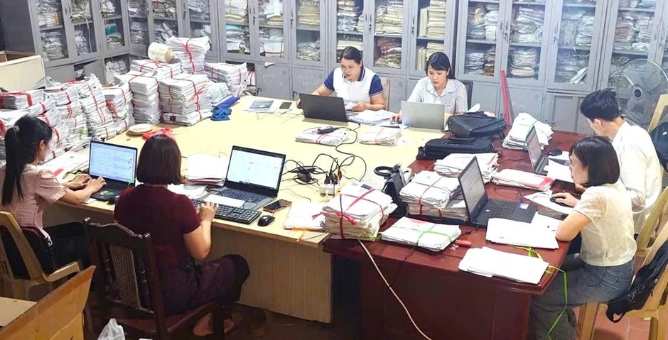 Thanh Hóa là tỉnh đầu tiên thí điểm tích hợp 'sổ đỏ' lên VNeID Thanh Hóa là tỉnh đầu tiên thí điểm tích hợp 'sổ đỏ' lên VNeID