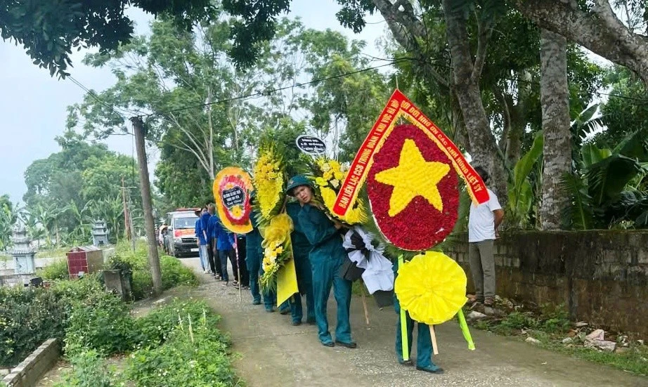 Thanh Hóa tiếp nhận, truy điệu và an táng liệt sĩ Lê Đồng Cội Thanh Hóa tiếp nhận, truy điệu và an táng liệt sĩ Lê Đồng Cội