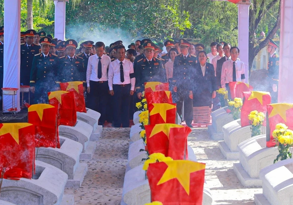Thanh Hóa truy điệu, an táng 19 liệt sĩ Thanh Hóa truy điệu, an táng 19 liệt sĩ