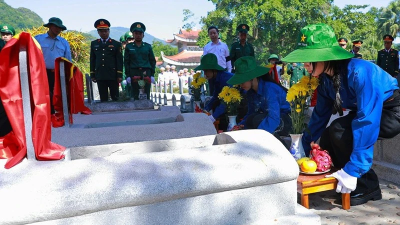 Thanh Hóa truy điệu, an táng 19 liệt sĩ Thanh Hóa truy điệu, an táng 19 liệt sĩ