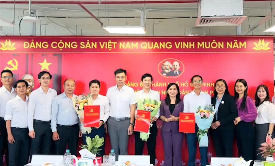 Thành lập Chi bộ cơ sở Cơ quan điều hành Trung tâm Tài chính quốc tế tại TPHCM Thành lập Chi bộ cơ sở Cơ quan điều hành Trung tâm Tài chính quốc tế tại TPHCM