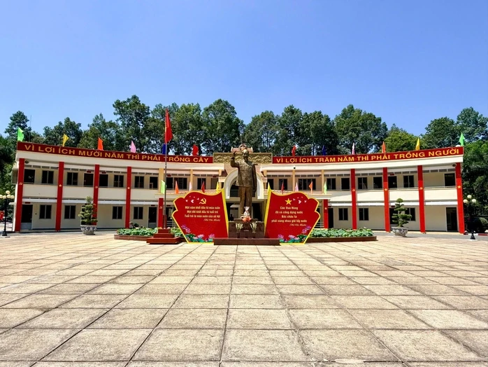 Thành lập Trường Thiếu sinh quân miền Nam Thành lập Trường Thiếu sinh quân miền Nam