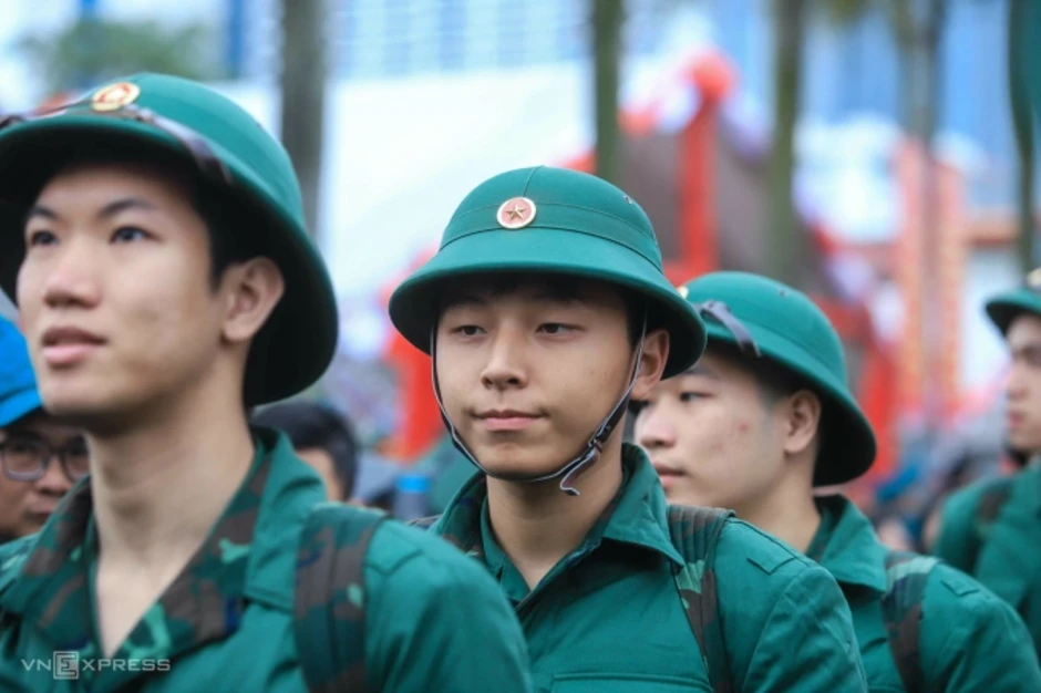 Thanh niên cả nước lên đường nhập ngũ Thanh niên cả nước lên đường nhập ngũ