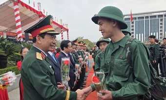 Thanh niên cả nước lên đường nhập ngũ