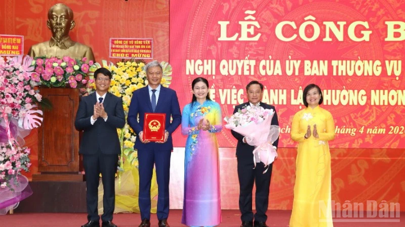 Thành phố Đồng Nai chính thức vận hành với 10 phường mới Thành phố Đồng Nai chính thức vận hành với 10 phường mới