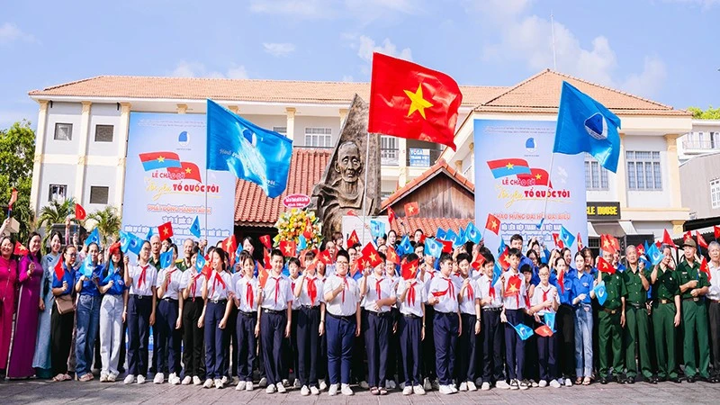 Thành phố Hồ Chí Minh phát động hành trình “Tôi yêu Tổ quốc tôi” Thành phố Hồ Chí Minh phát động hành trình “Tôi yêu Tổ quốc tôi”
