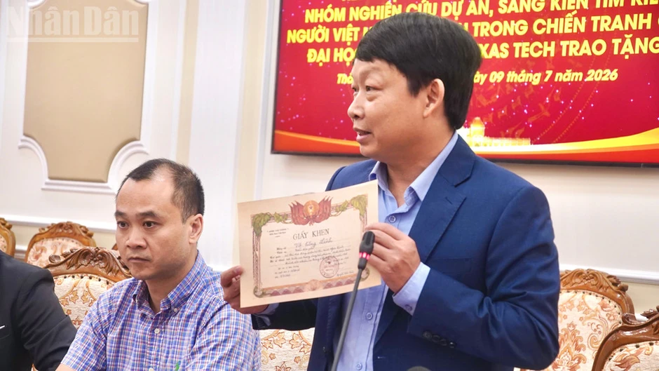 Thành phố Hồ Chí Minh tiếp nhận kỷ vật chiến tranh và hồ sơ chôn cất liệt sĩ