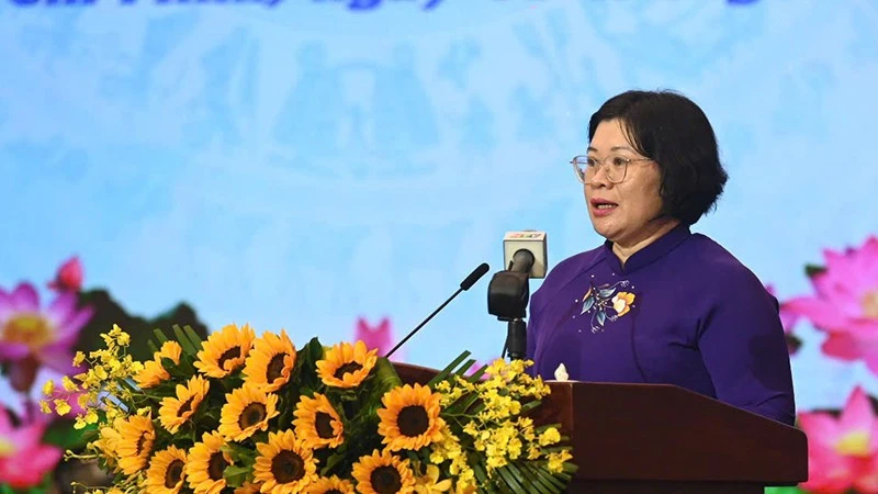 Thành phố Hồ Chí Minh tôn vinh tập thể, cá nhân học tập và làm theo Bác Hồ Thành phố Hồ Chí Minh tôn vinh tập thể, cá nhân học tập và làm theo Bác Hồ