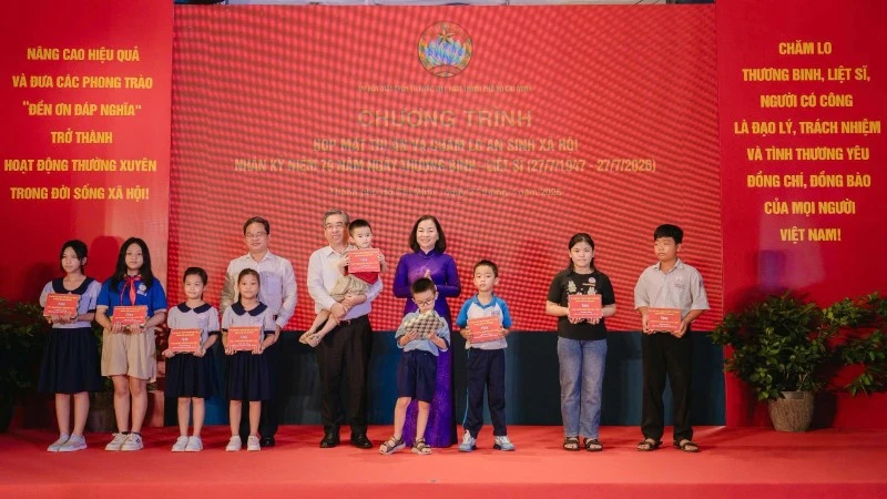 Thành phố Hồ Chí Minh tri ân và thực hiện chính sách an sinh xã hội đối với người có công Thành phố Hồ Chí Minh tri ân và thực hiện chính sách an sinh xã hội đối với người có công
