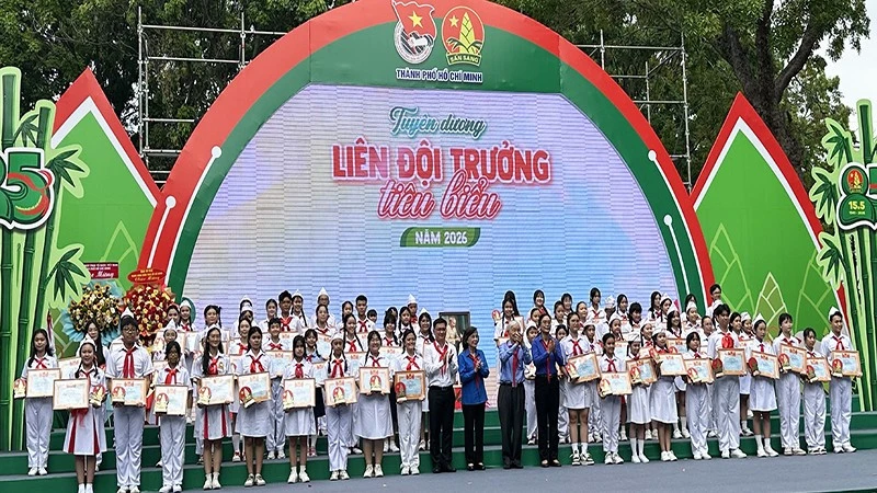Thành phố Hồ Chí Minh tuyên dương 84 Liên đội và 160 Liên đội trưởng tiêu biểu Thành phố Hồ Chí Minh tuyên dương 84 Liên đội và 160 Liên đội trưởng tiêu biểu