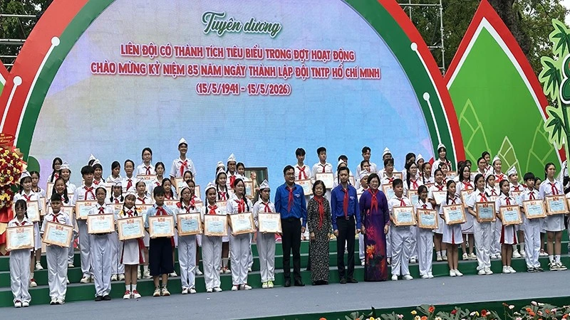 Thành phố Hồ Chí Minh tuyên dương 84 Liên đội và 160 Liên đội trưởng tiêu biểu Thành phố Hồ Chí Minh tuyên dương 84 Liên đội và 160 Liên đội trưởng tiêu biểu